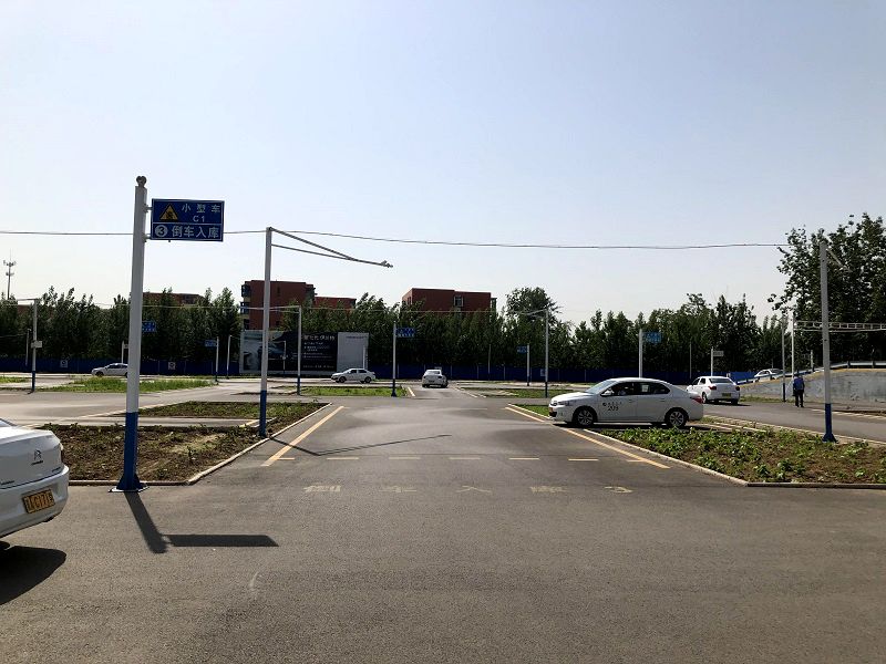 小型车C1倒车入库
